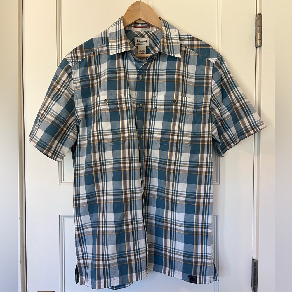 L.L.Bean Plaid Short Sleeve Button Down Shirt Men’s Medium Blue Outdoor Casual